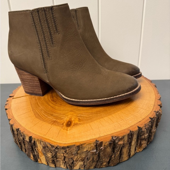 Taupe, Blondo size 7M waterproof ankle boots - Picture 6 of 6